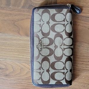 Coach wallet tan/brown